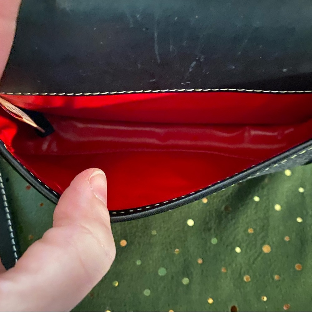 EUC Dooney and Bourke small wristlet Black - Picture 5 of 5